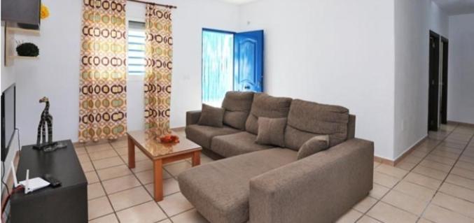 Casa Enrique Holiday home *